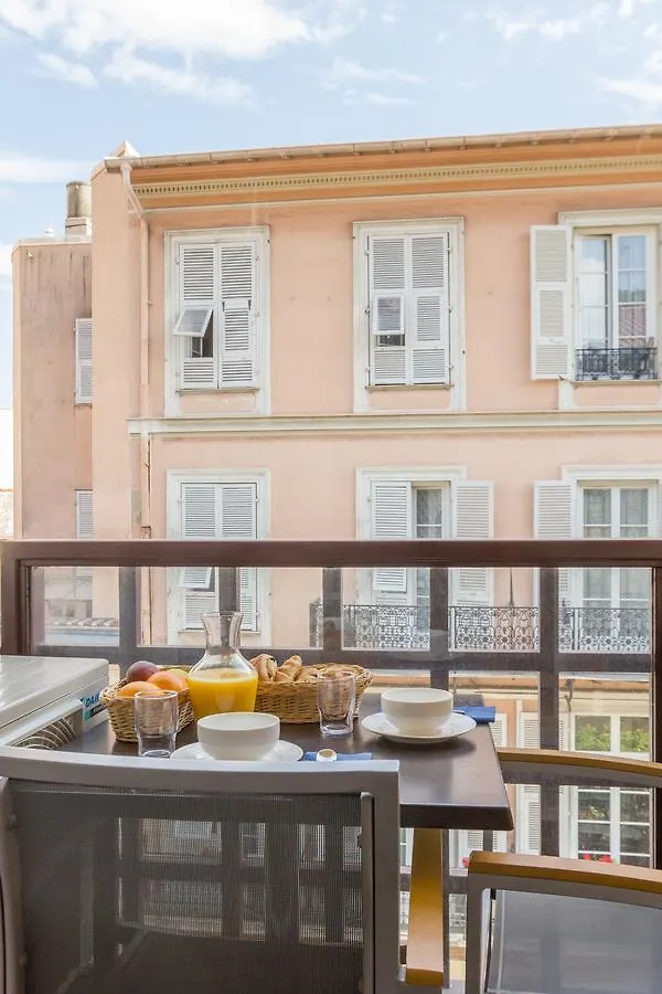 *** Apartahotel Résidence Pierre&Vacances Les Citronniers Menton Francia